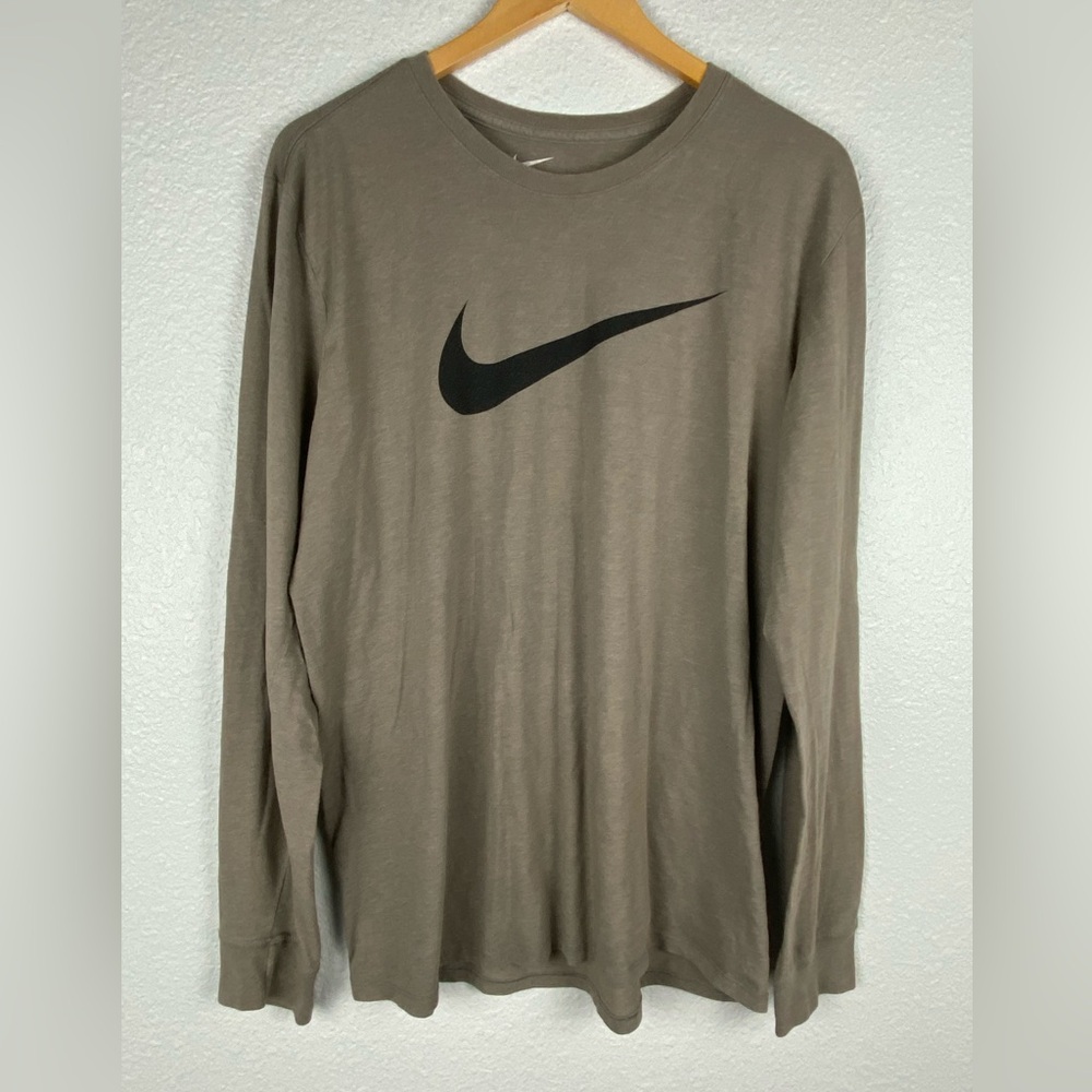 Nike long-sleeve T-shirt in grey/taupe with a black Swoosh logo Mens size XL